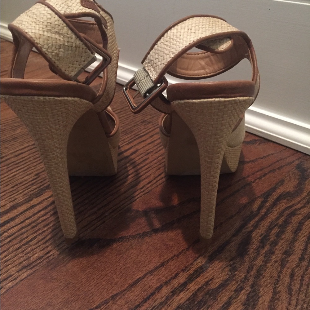 Heels - Picture 3 of 4